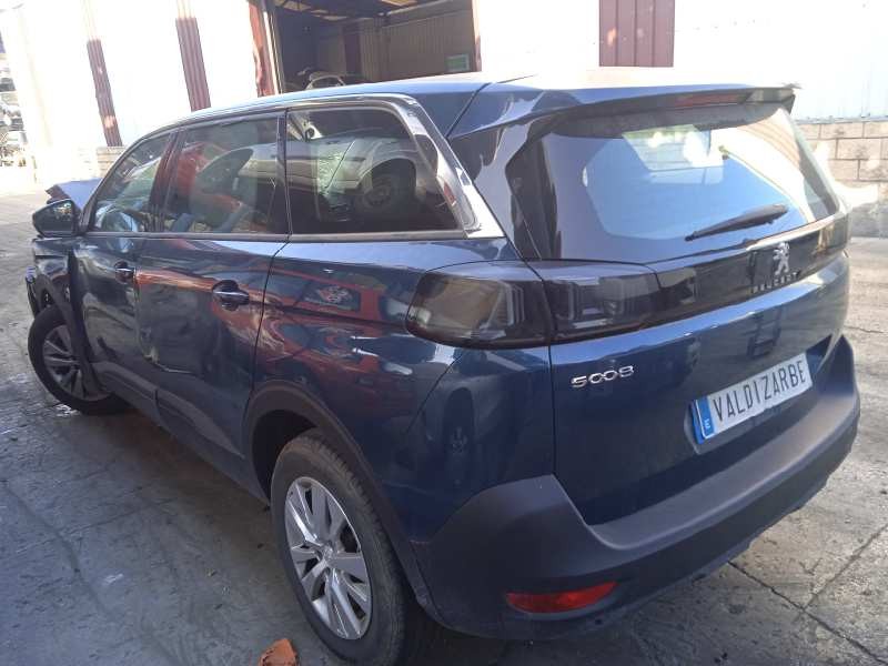 peugeot 5008 del año 2021