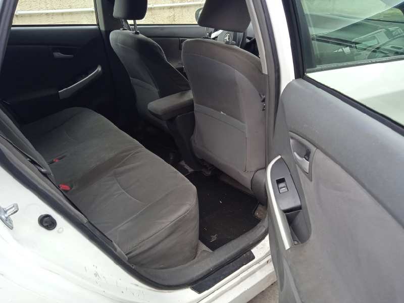 toyota prius (nhw30) del año 2012