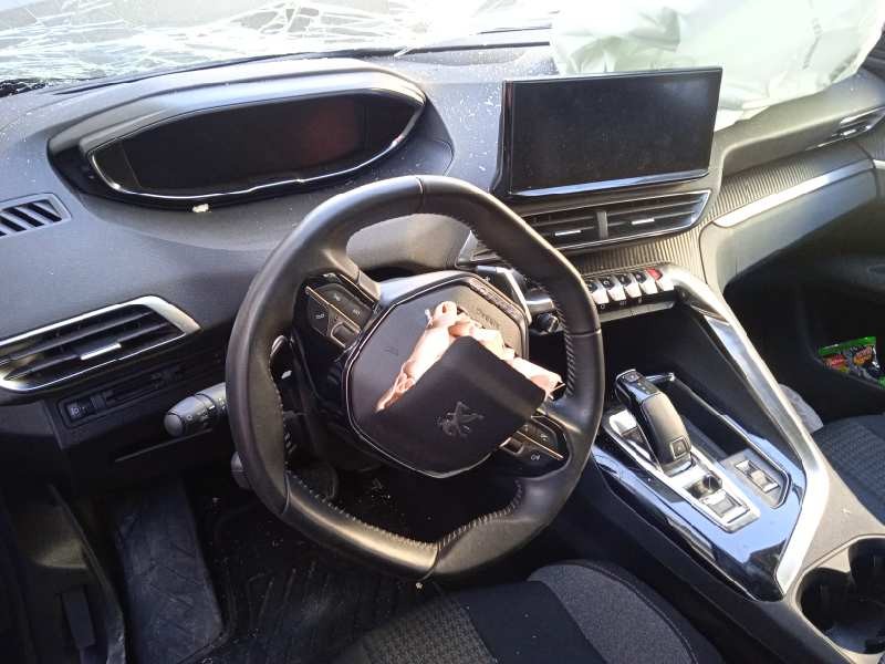 peugeot 5008 del año 2021