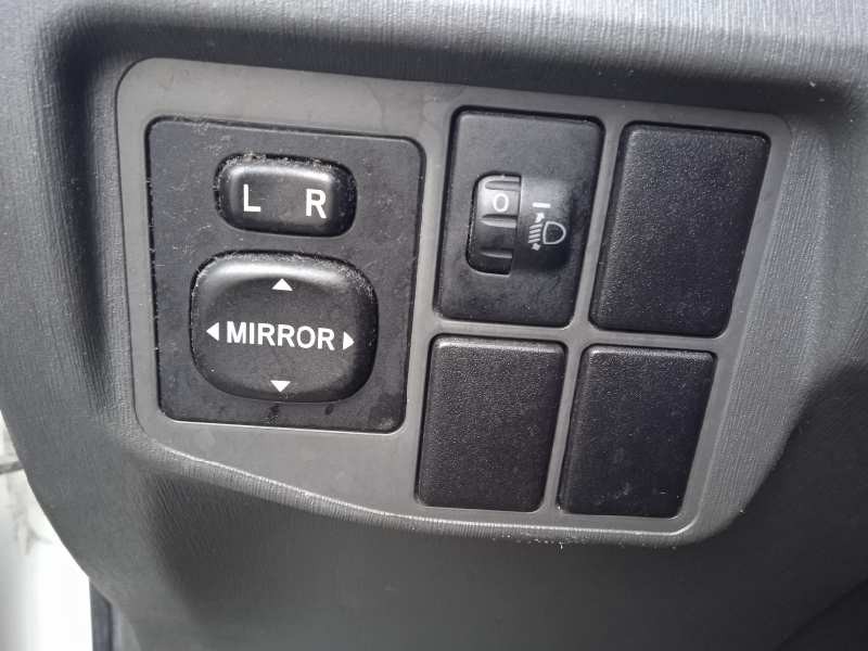 toyota prius (nhw30) del año 2012