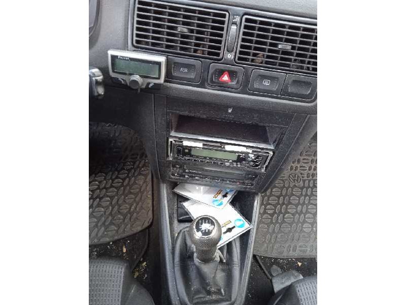 volkswagen golf iv berlina (1j1) del año 2000