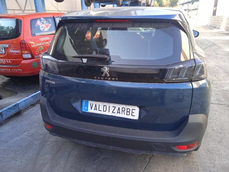 peugeot 5008 del año 2021