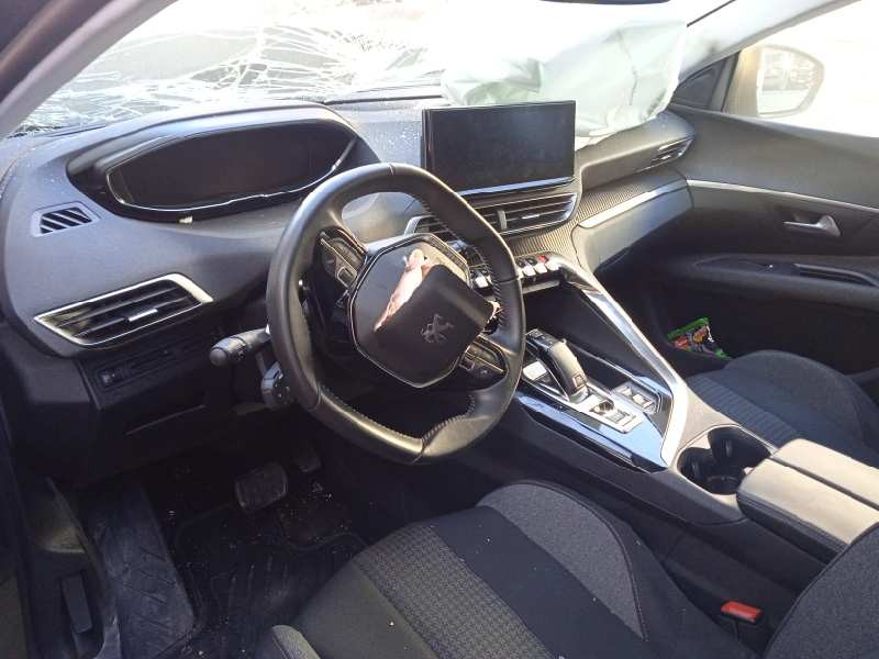 peugeot 5008 del año 2021