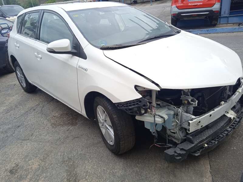 toyota auris del año 2015