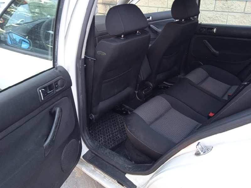 volkswagen golf iv berlina (1j1) del año 2000