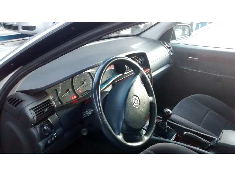 opel omega b del año 2001