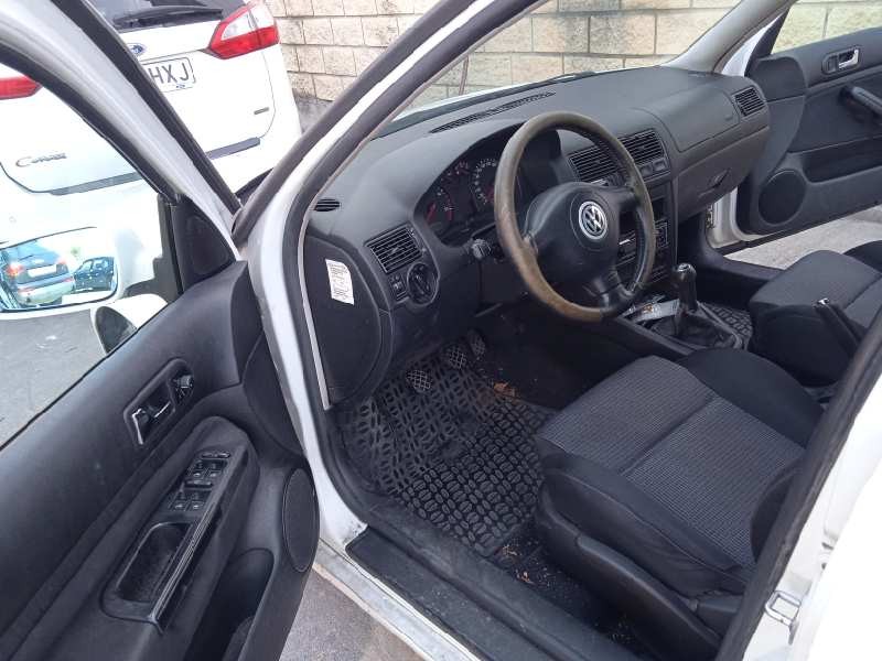 volkswagen golf iv berlina (1j1) del año 2000