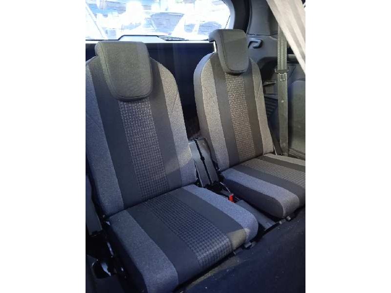 peugeot 5008 del año 2021