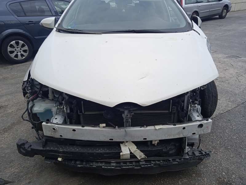 toyota auris del año 2015