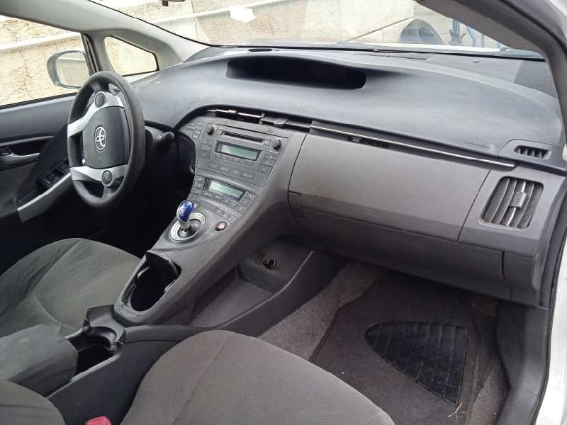 toyota prius (nhw30) del año 2012