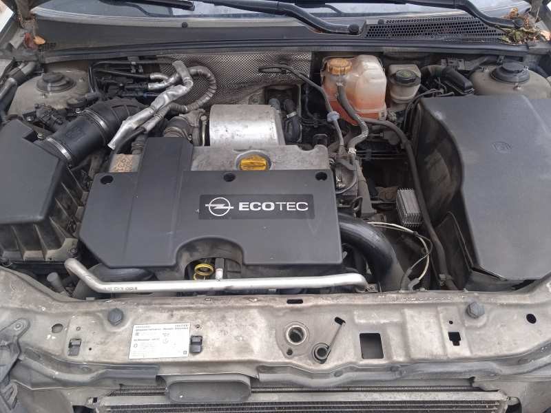 opel vectra c berlina del año 2003