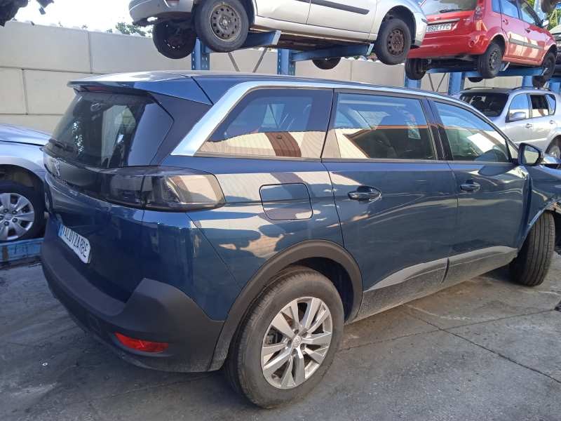 peugeot 5008 del año 2021