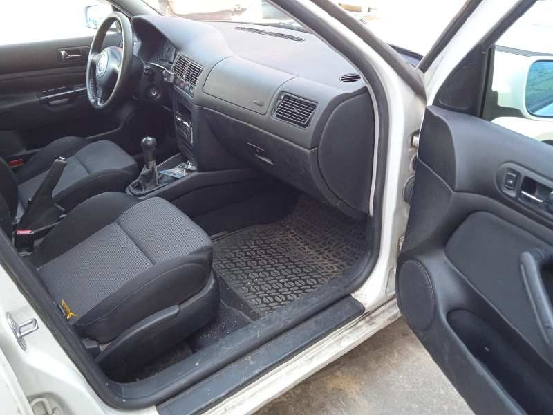 volkswagen golf iv berlina (1j1) del año 2000