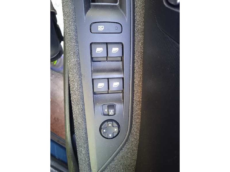 peugeot 5008 del año 2021