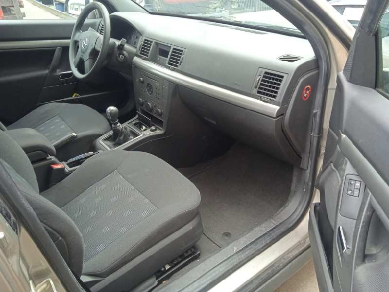 opel vectra c berlina del año 2003