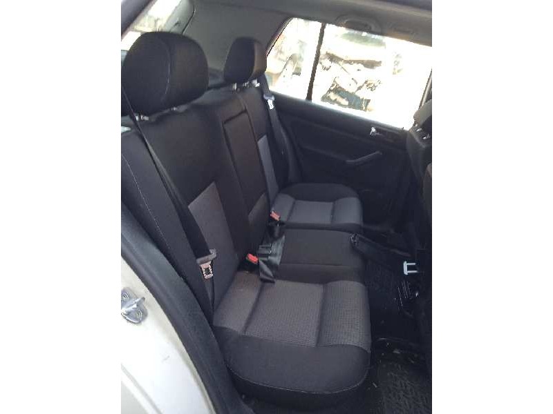 volkswagen golf iv berlina (1j1) del año 2000