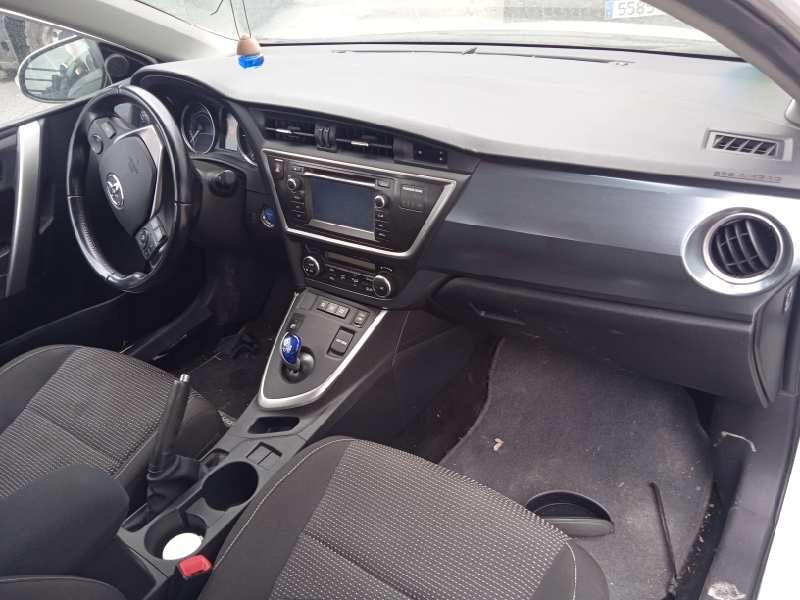 toyota auris del año 2015