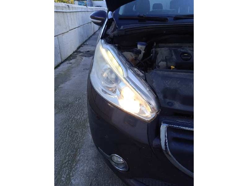 peugeot 208 del año 2012