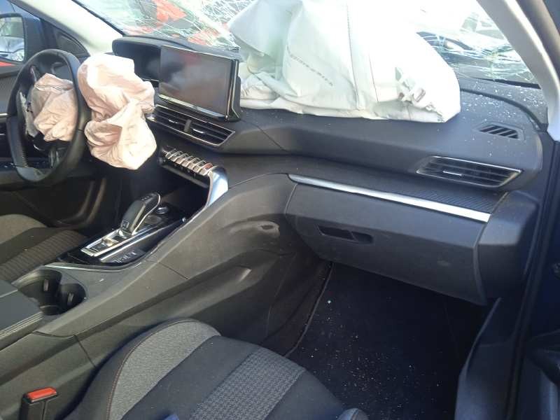 peugeot 5008 del año 2021