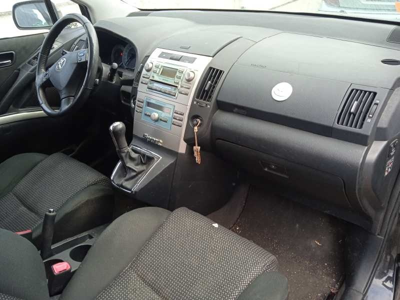 toyota corolla verso (r1) del año 2006