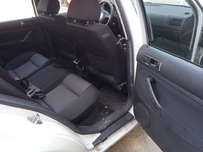 volkswagen golf iv berlina (1j1) del año 2000