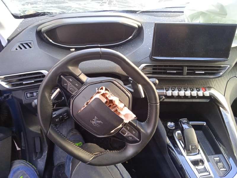 peugeot 5008 del año 2021