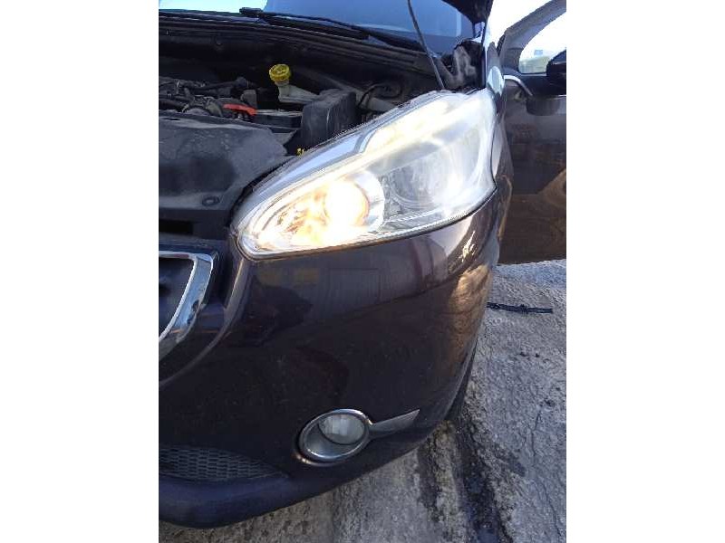 peugeot 208 del año 2012