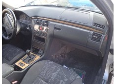 mercedes-benz clase e (w210) berlina diesel del año 1998 2