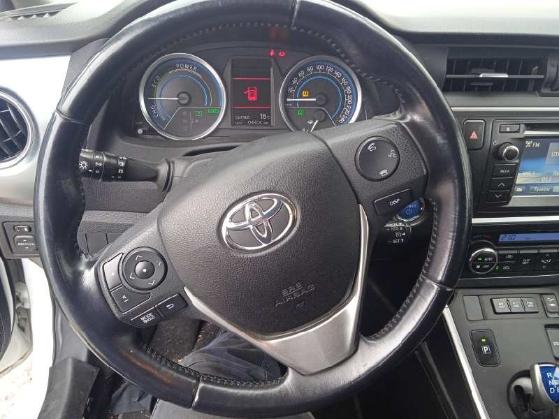 toyota auris del año 2015