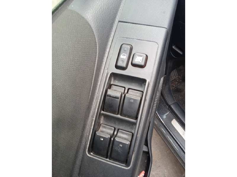 toyota corolla verso (r1) del año 2006