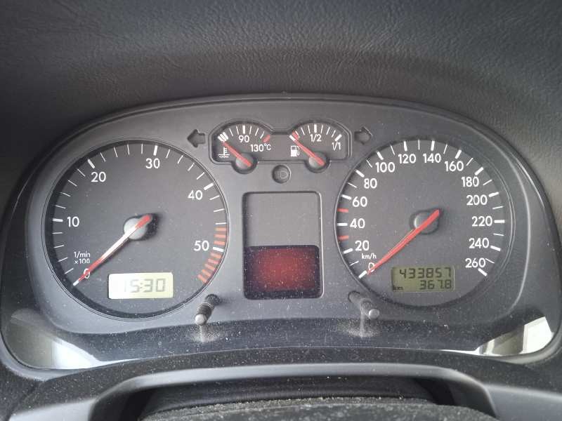 volkswagen golf iv berlina (1j1) del año 2000