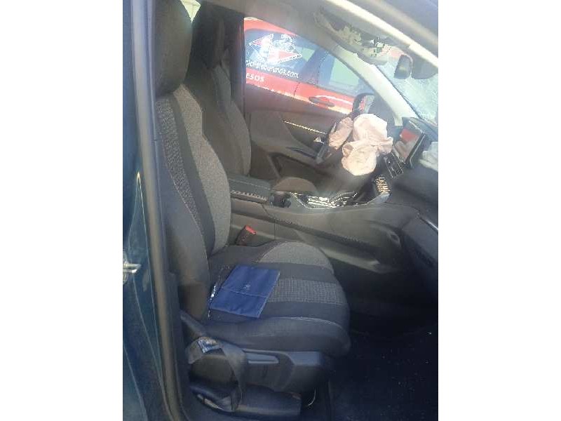 peugeot 5008 del año 2021