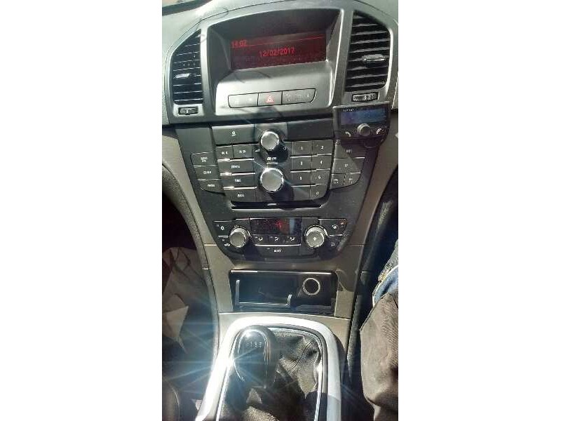 opel insignia berlina del año 2010