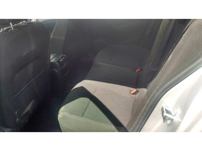 opel insignia berlina del año 2010