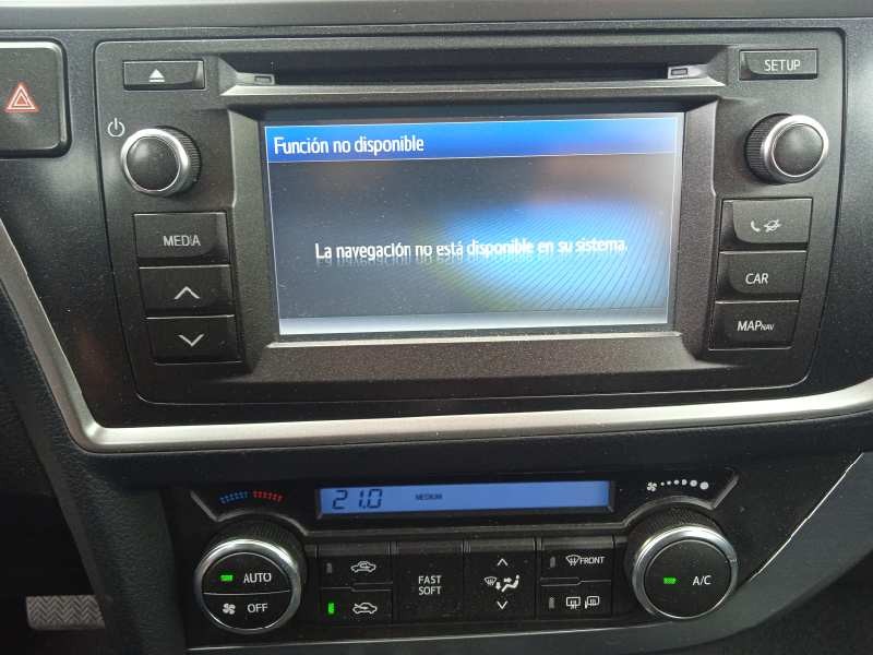 toyota auris del año 2015