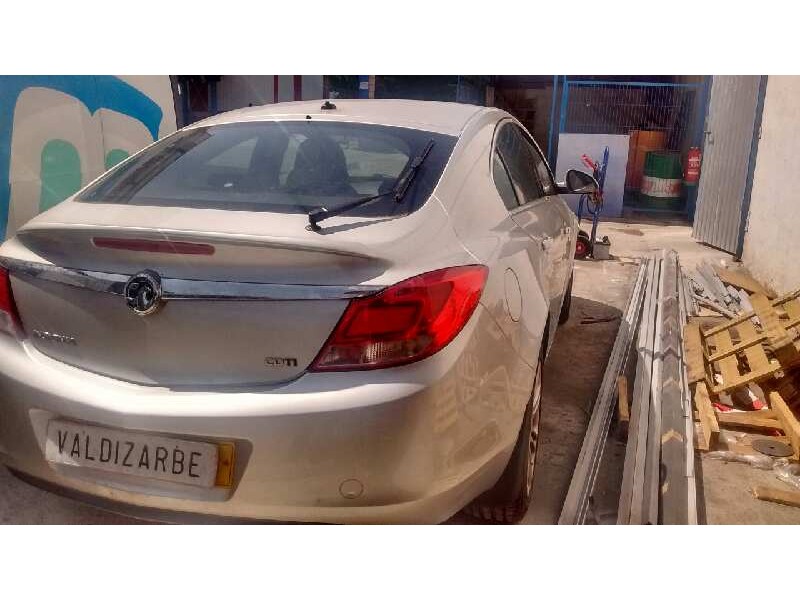 opel insignia berlina del año 2010