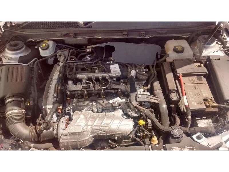 opel insignia berlina del año 2010