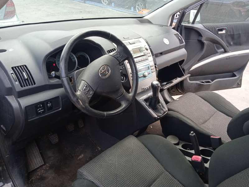 toyota corolla verso (r1) del año 2006