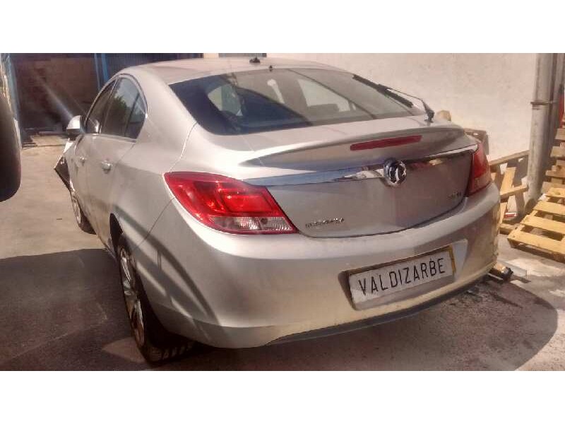 opel insignia berlina del año 2010