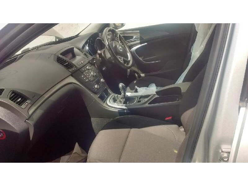 opel insignia berlina del año 2010