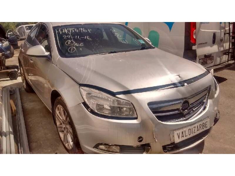 opel insignia berlina del año 2010