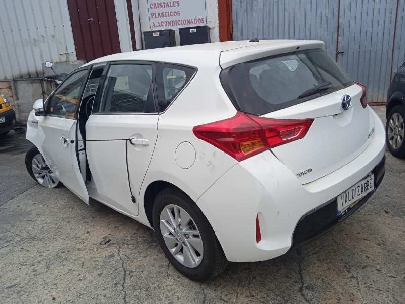 toyota auris del año 2015