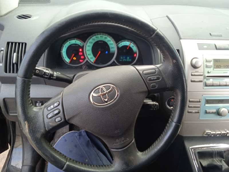 toyota corolla verso (r1) del año 2006