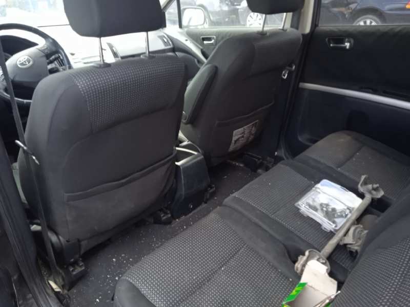 toyota corolla verso (r1) del año 2006