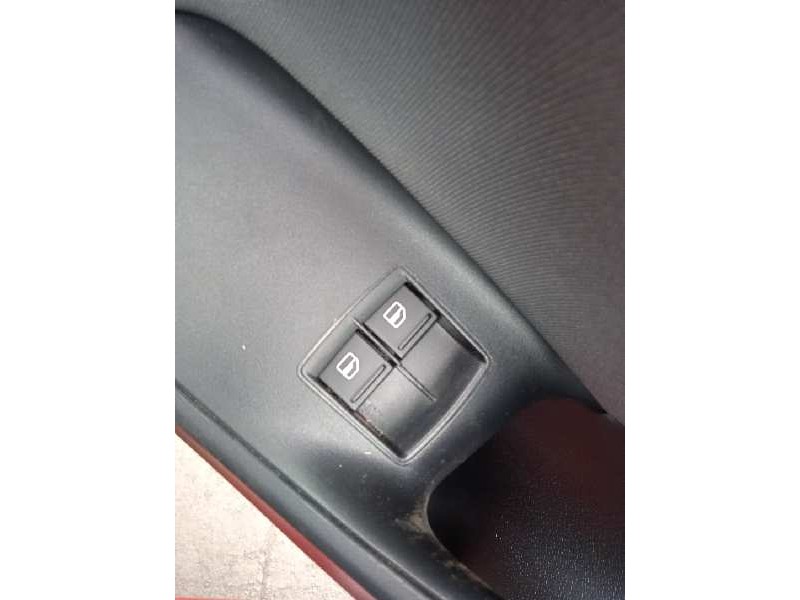 seat ibiza (6j5) del año 2013