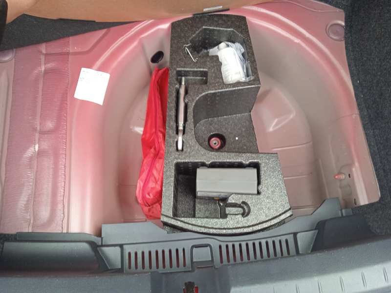 seat ibiza (6j5) del año 2013