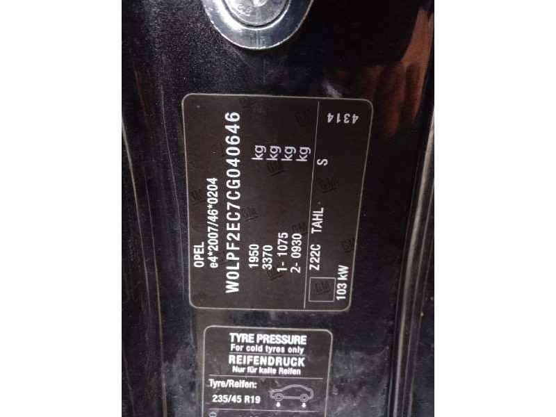 opel astra j gtc del año 2011