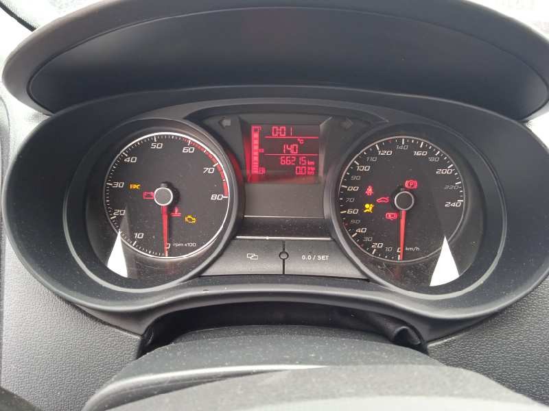 seat ibiza (6j5) del año 2013