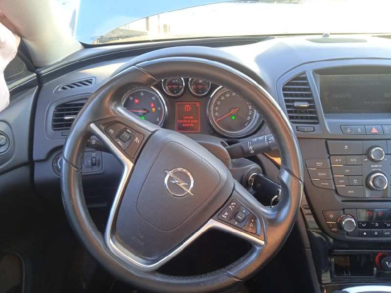 opel insignia berlina del año 2011