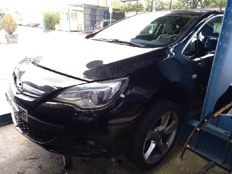opel astra j gtc del año 2011